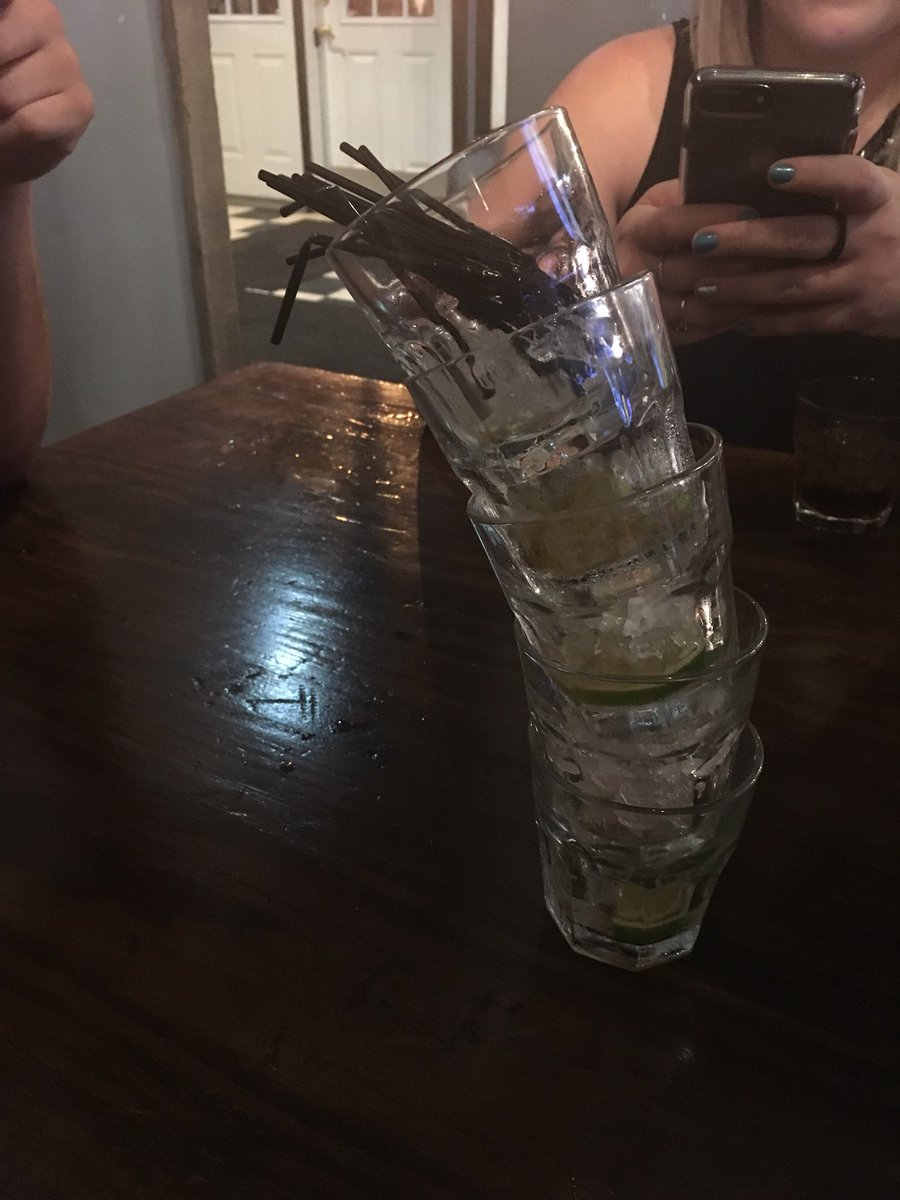 Left side leaning 💁🏼 <a href="/JolandieDC/">Jolandie</a>