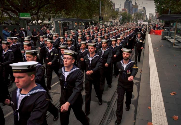 theage's tweet photo. No rain on our parade as balmy autumn day greets Anzac Day marchers https://t.co/olRFuiNEIc https://t.co/6QHBQgJF8S