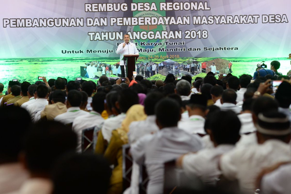 Adi_vizacandra's tweet photo. Mendes PDTT, Dirjen dan Direktur Kemende PDTT hadiri #RembugDesaRiau, 25 April 2018, semoga bermanfaat utk Masyarakat Desa.

#TPPIKepri

@jokowi
@EkoSandjojo
@taufikmadjid71
@fachrilabalado https://t.co/KrHwfKkIgD