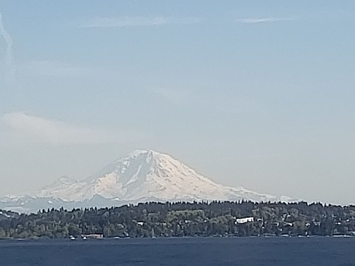 sambasivam84's tweet photo. #MtRainier #S9FullZoomShot #SR520Bridge #Washington Beautiful view of Mt.Rainier from SR520 bridge. https://t.co/dVdY6yxZjC