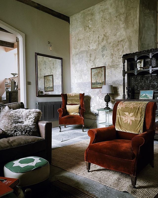 Sarah Carter tweet media