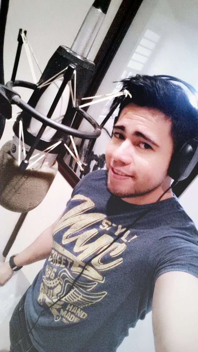 christiancrossx's tweet photo. Hoy fue un excelente dรญa en el estudio #WDProducciones #nuevaproduccion #christiancross #NEW #music ๐๐ https://t.co/XD7P5Wxzhs