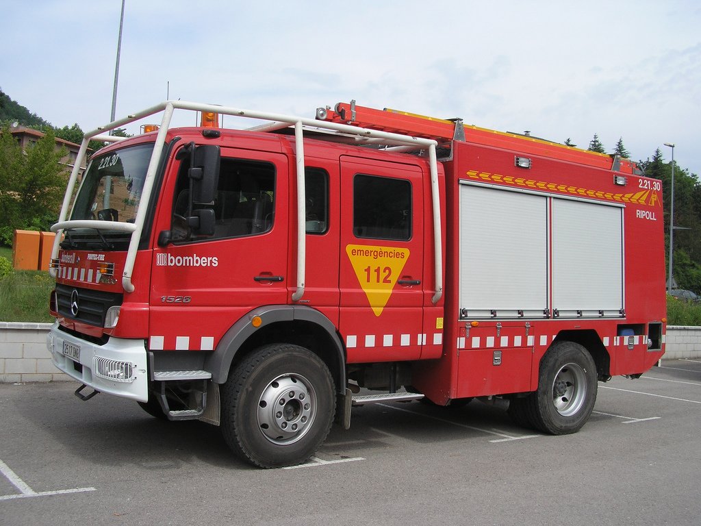 ⚠ No trobem un dels nostres camions de bombers! Aquest matí la Cifuentes se l'estava mirant. RT Please!