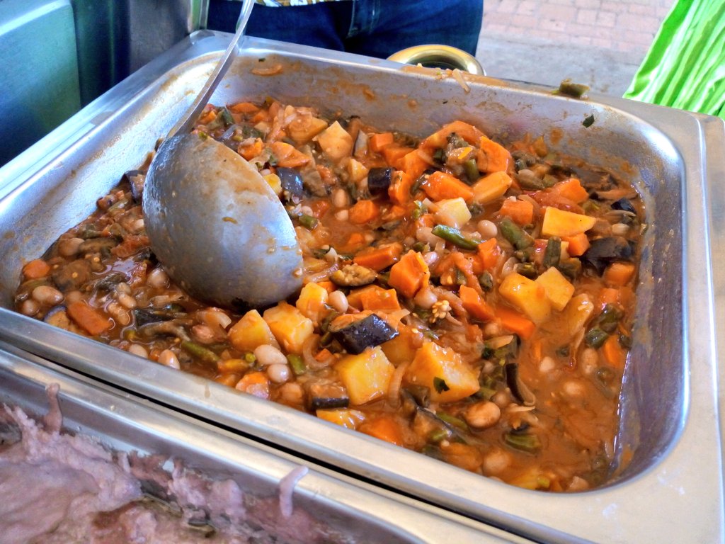 LegendsKla's tweet photo. Lunch has been starved... #LegendsBuffet #LegendsFood. https://t.co/eXeY9icP0Y