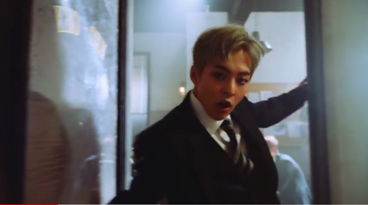 marumarublyo1's tweet photo. この人達がいる会社に就きたいんですけどどこにありますかね？

#MTVBPRKPOPEXO 
#PremioseMTVMiaw 
@weareoneEXO https://t.co/8l2nPyqb3J