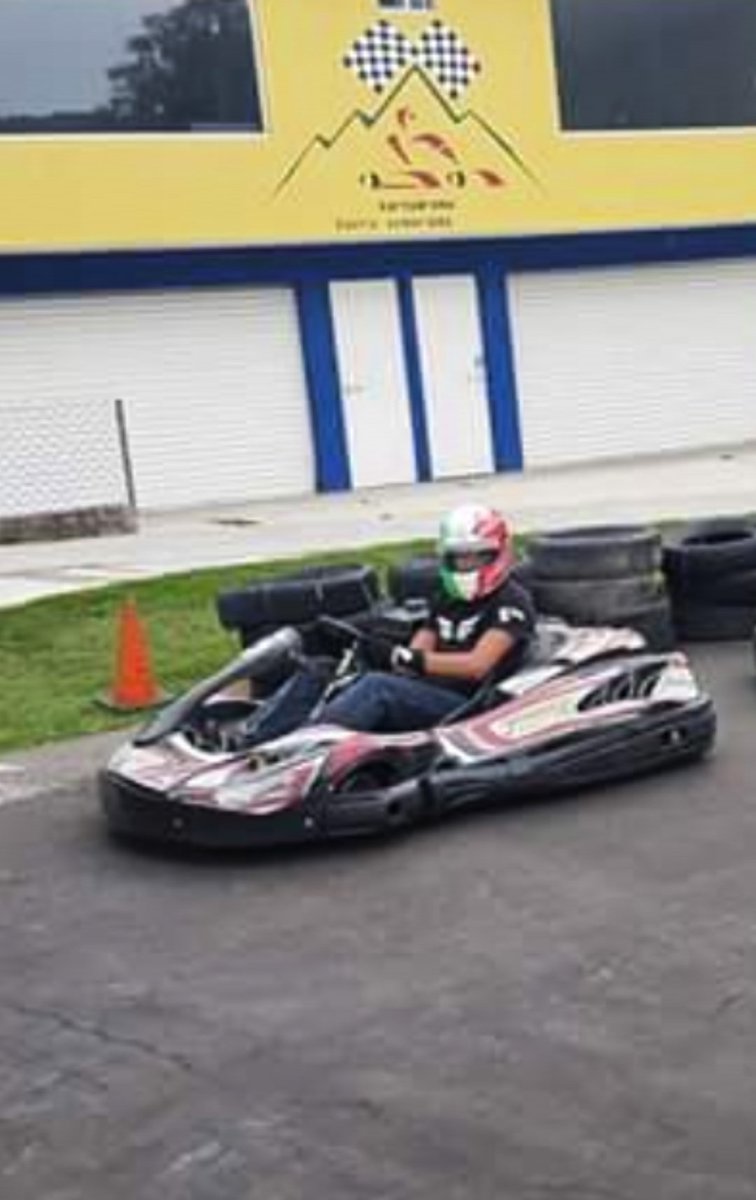 MiguelAngelRV10's tweet photo. No existe mejor sensación que ganar en donde sea! Me divertí como enano! @Vitesse_Racing @EventosVB @NameRacingMX https://t.co/1I0rxh9VeV