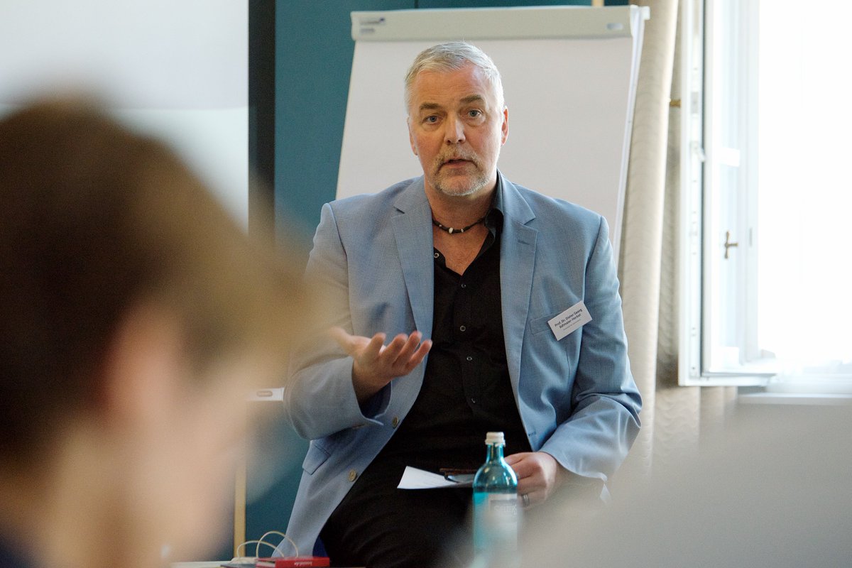 Das war das #BonialFutureLab 2018… Der inspirierende <a href="/AdlmaierHerbst/">Georg Adlmaier-Herbst, Prof. Dr.</a> schildert hier seine Eindrücke aus der japanischen Handelswelt youtu.be/_3xnz4vsrHQ Vielen Dank für die großartige Leitung der Veranstaltung!