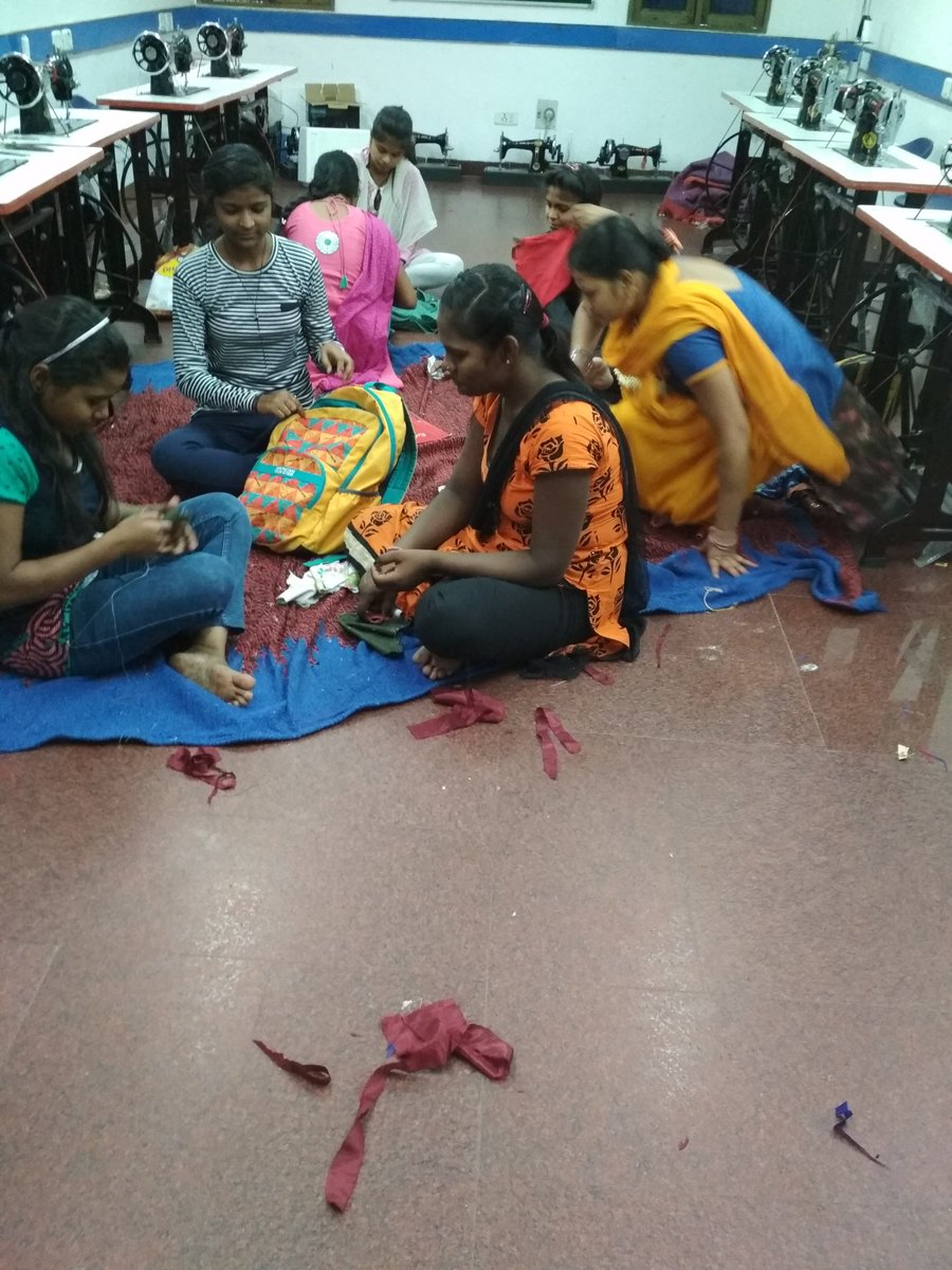 PreetiM29456263's tweet photo. Stitching batch is going on student are learning #turpai @ashimafdn #AshimaFoundationSec11Rohini https://t.co/E9d7ewHAh1