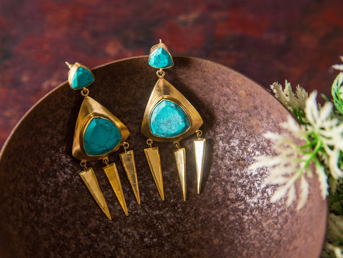 Statementsbyfr's tweet photo. Some midweek motivation?
Shop Online: https://t.co/6ACXn4XpxA
#statementsbyfr #fashionjewelry #designer #oneofakind #conceptbased #statementjewelry #semiprecious #gemstones #turquoise #triangle #gold #earrings #classiccombination https://t.co/fiNTHPDsXQ