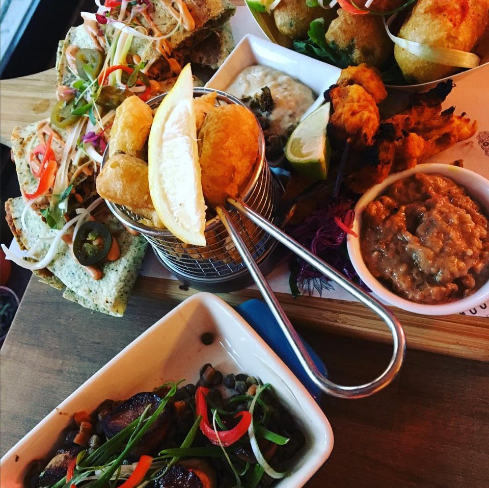 Raise your hand if you could eat all this right now! ✋ #foodie