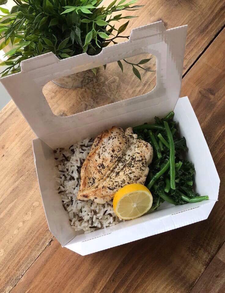 Grab and go meals stocked up in our fridge, available from just £6!🐻🌳

Here is lemon and herb chicken with wild rice and greens 🤤