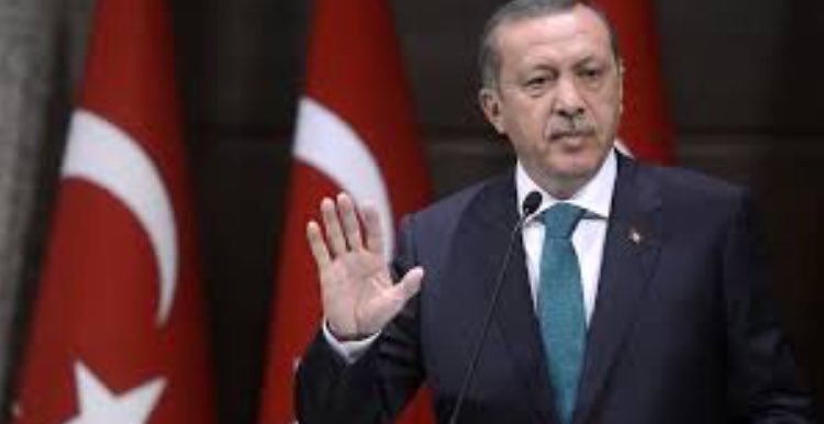 Her şey iyiyse niye erken seçime gidiyoruz ?
Her şey kötüyse seni niye seçiyoruz..!!!