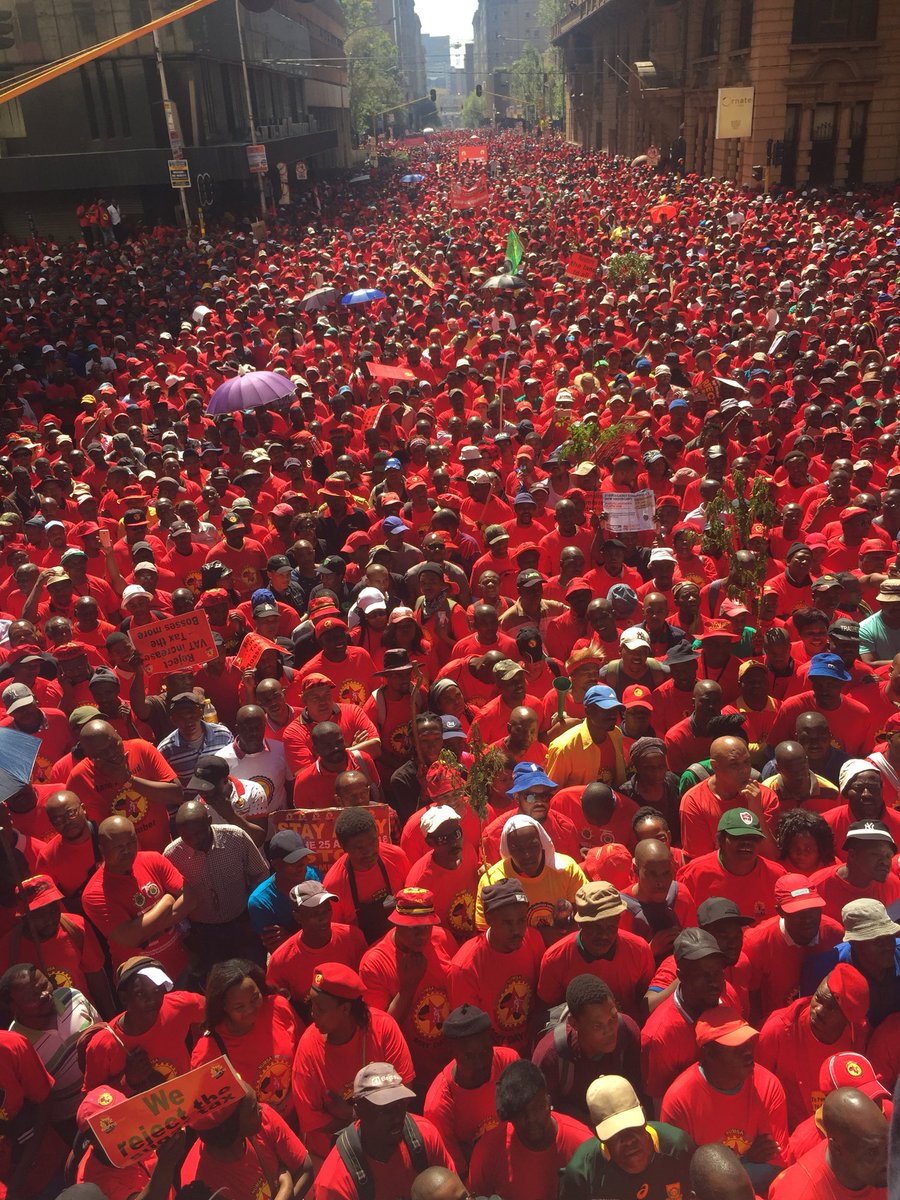 Numsa_Media's tweet photo. #SaftuStrike
#DefendRightToStrike #LivingWageToday https://t.co/zxMN2zic9D