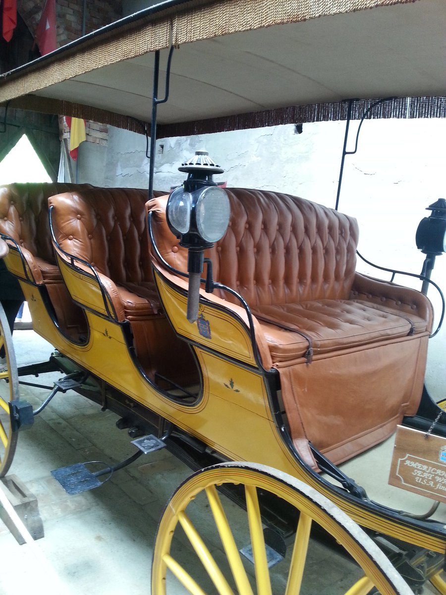 CurcioEfrem's tweet photo. Today visiting the fashinating "Museum of Carriages" in Catanzaro - Calabria https://t.co/pf59VcG5e3