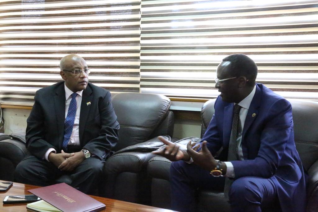 EA_Bunge's tweet image. EALA Speaker @martin_ngoga has  met with Comoros Ambassador to Tanzania, H.E. Dr Ahamada El Badaoui Mohammed in Dodoma 

@BobiOdiko @NewTimesRwanda @KTNNews @MwananchiNews @TheCitizenTZ @RTNBurundi @The_EastAfrican @newvisionwire