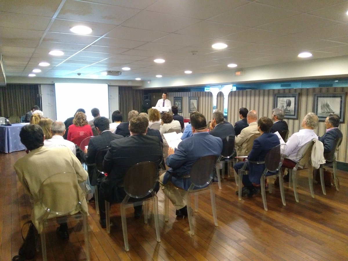 Mussap's tweet photo. En marxa la presentació d'#Ítaca #assegurança d'#embarcacions a professionals de #Palma @clubdemarpalma https://t.co/rjCOPo2Eef