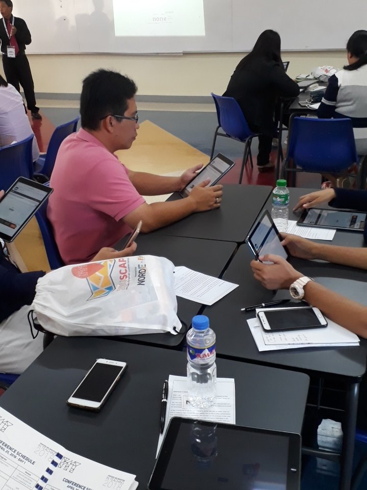 FITConPh's tweet photo. Mr. Teofilo Esguerra Jr.'s Idea Session aims to simulate and visualize what an app-rich classroom would feel like. Participants are equipped with a device for the activity. 

#FITcon2018 #EDUSCAPE https://t.co/AlnbL5MKAx