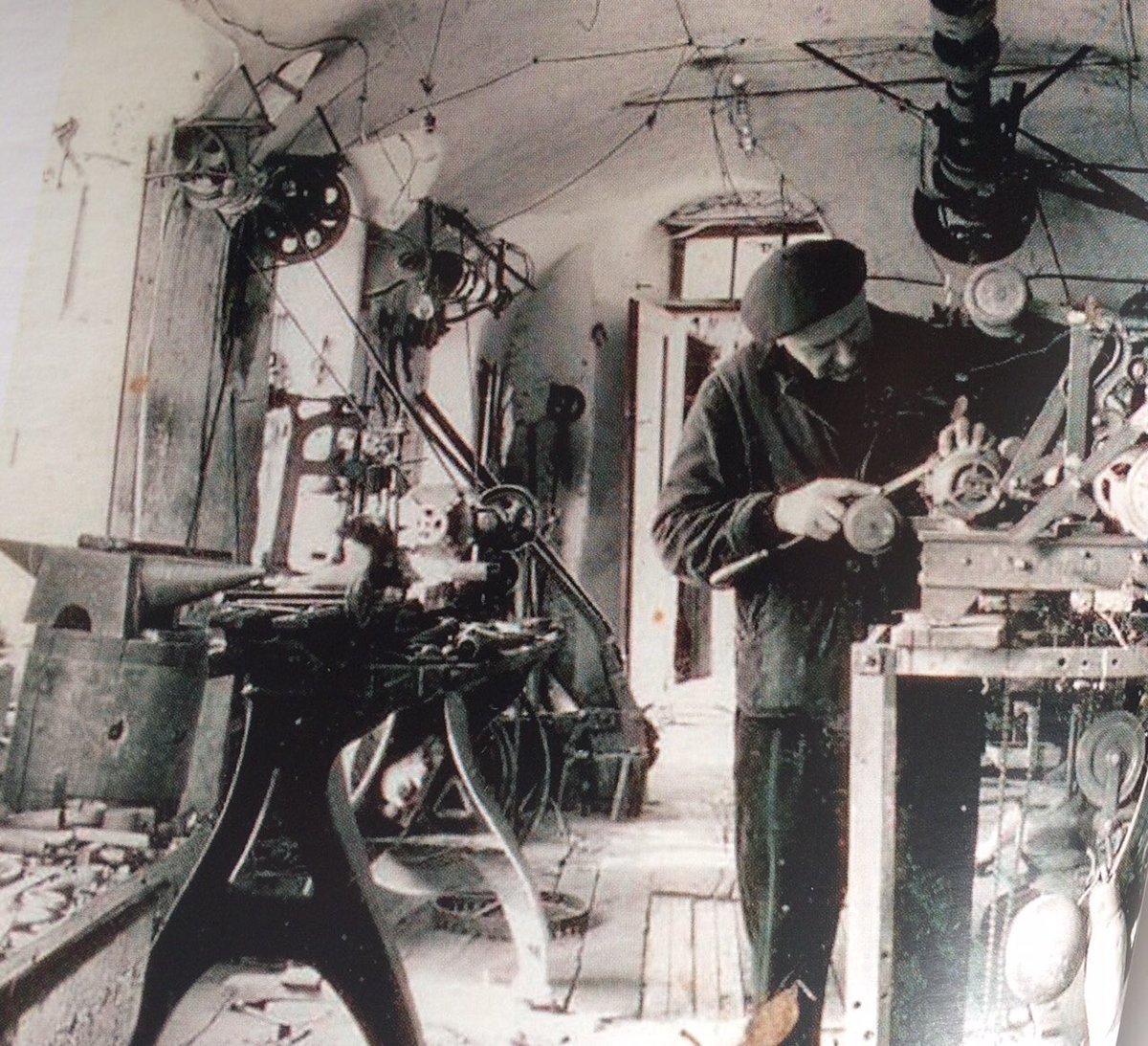 MuseoBergallo's tweet image. Il #museobergallo nasce dalla passione della famiglia Bergallo per le macchine del #tempo. #heritageMW #MuseumWeek