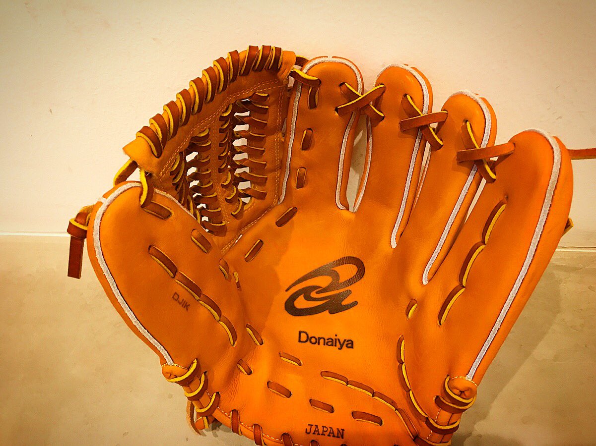 Baseball Park Stand In 福岡本店 ドナイヤ Djik タロウ型付けによって さらに惚れ惚れする顔 受球面 になりました ベースボールパークスタンドイン Standin スタンドイン福岡店 ドナイヤ Donaiya 硬式グラブ Djik 型付け 職人技