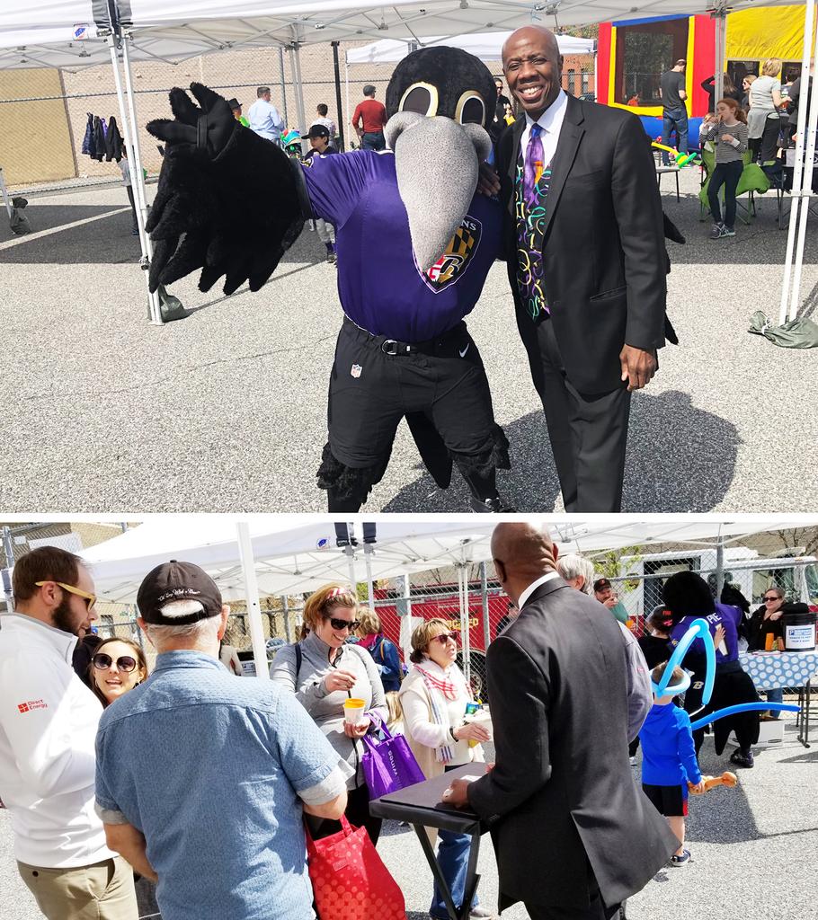 awaremagic's tweet photo. Magician Anthony Ware from a Fells Point Block Party.
#anthonywareentertainment https://t.co/nuOQ9TOcOW