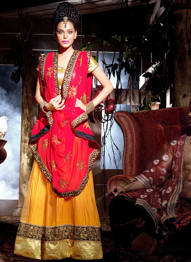RiveraSarees's tweet photo. Aesthetic Resham Work Lehenga Choli

#ALineLehenga #NetLehengaCholi #PatchBorderWorkLehenga #ReshamWorkLehengaCholi #MehndiLehenga #LehengaForSangeet

For More collection visit our website...
https://t.co/j5E3DfxWCk https://t.co/VsM0DER8ld