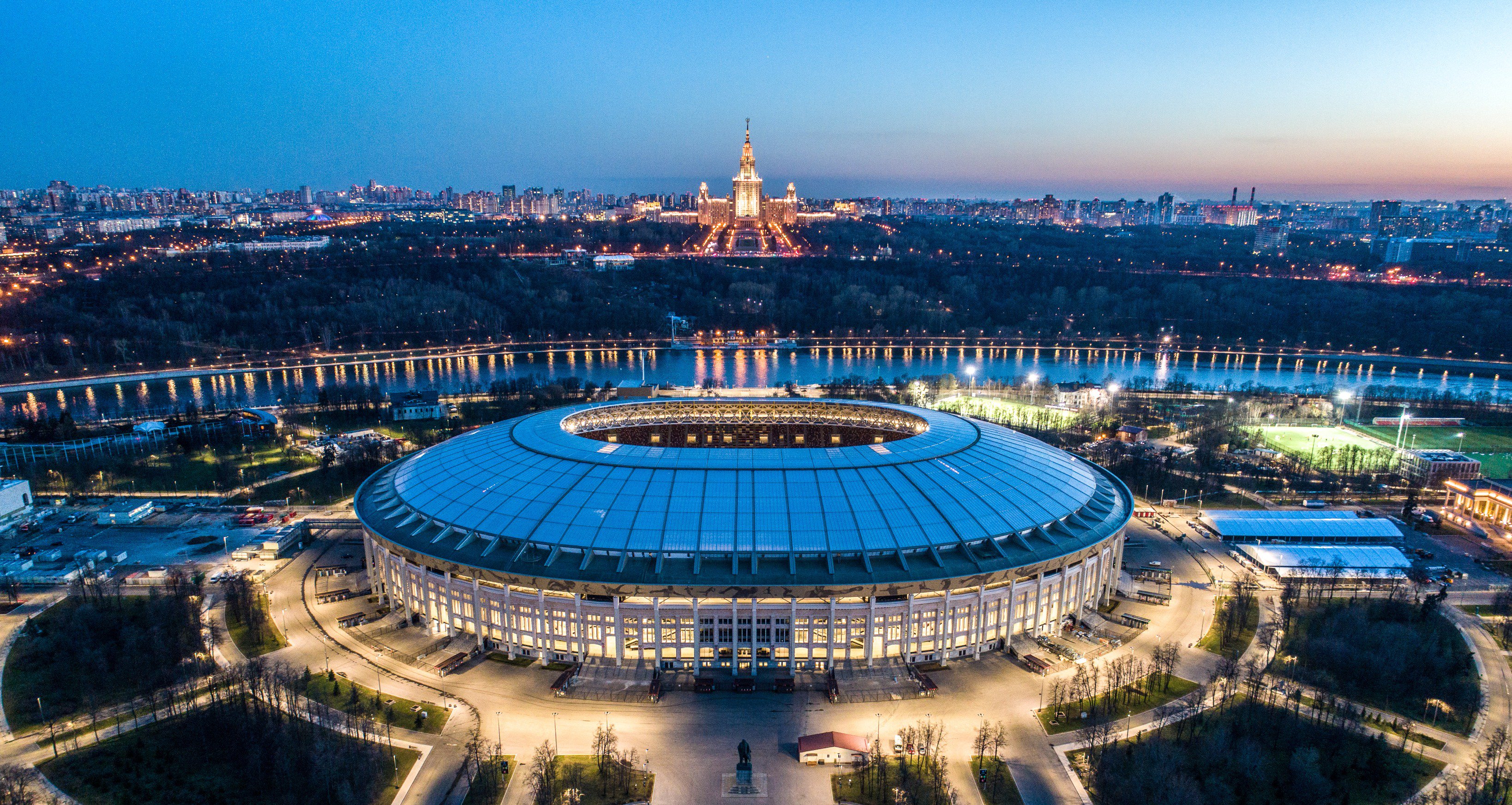 футбольные стадионы в москве