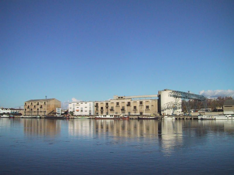 BiennaleLyon's tweet image. Aujourd&apos;hui #HeritageMW  En  2003 @BiennaleLyon a permis l’ouverture de la Sucrière, ancien magasin général des sucres construit dans les années 30. La réhabilitation de la Sucrière par #zarchitecture a constitué une étape importante dans la transformation du quartier Confluence.