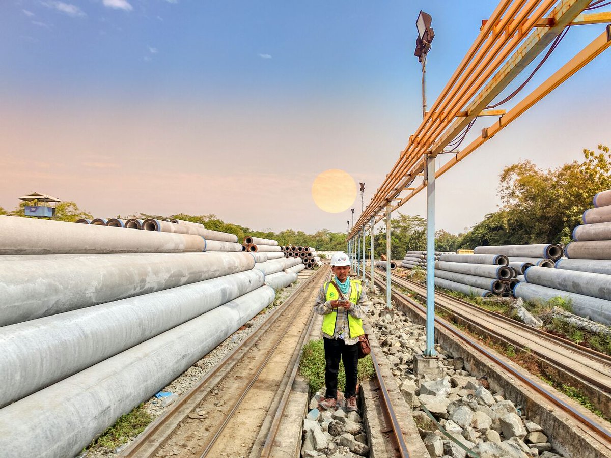 Aga_Denils's tweet photo. jangan pernah lupakan sejarah bangssa ini, thanks God , #waskitakarya #waskitabetonprecast #klbm #tolKrianlegundibundermanyar https://t.co/ljkl5y9yIX