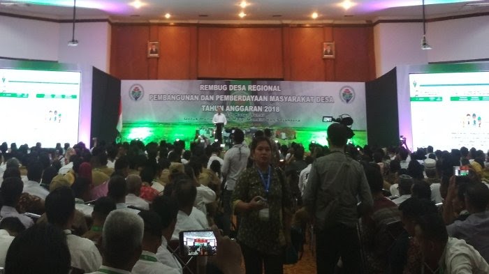 Rembug Desa Regional  Pekanbaru_Kuker Mendes PDT ke lokasi Padat Karya Tunai di desa SariGaluh Kec.Tapung Kab. Tampar Riau Tahun 2018
"#RembugDesaRiau"
<a href="/EkoSandjojo/">Eko P. Sandjojo</a> 
<a href="/taufikmadjid71/">IG : taufik.madjid</a> 
<a href="/tppindonesia/">Pertepedesia</a>
<a href="/P3MDkalteng/">P3MD PROV KALTENG</a>
*@P3MDPulpis*
#TPPIKalteng
