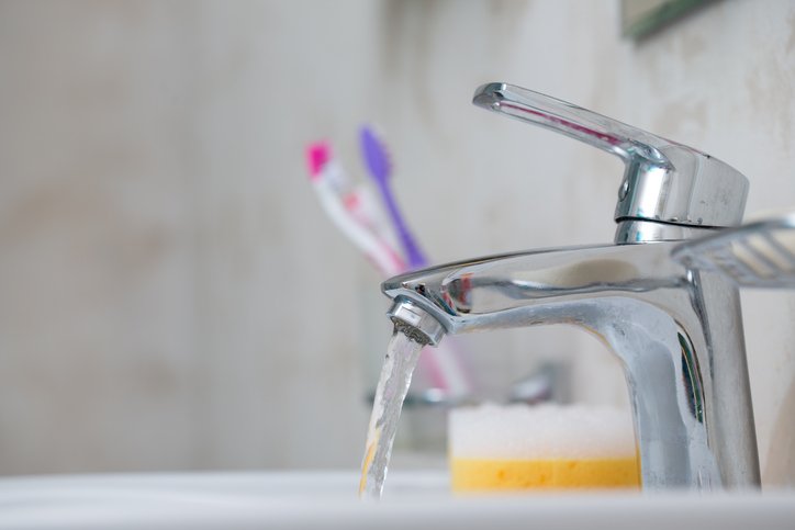 한 지붕 여러 가족, 하지만 수도계량기는 단 하나!
종종 이웃 갈등을 낳던 수도요금 분쟁이 해소될 전망입니다.
세대별로 수도계량기를 설치할 수 있도록 조례가 개정됐기 때문이죠!

보조계량기 추가 설치 신청
: bit.ly/2vIrHXd  (대전시상수도사업본부)