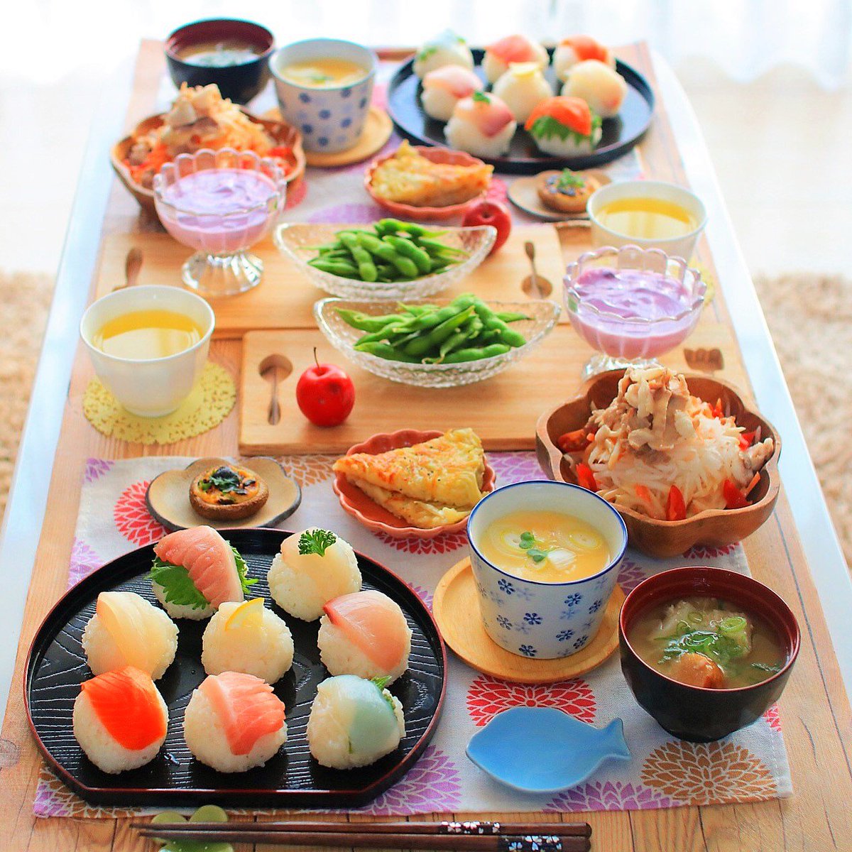 玉の緒の 手まり寿司の手作りランチ 日本料理 手まり寿司 茶碗蒸し みそ汁 大根サラダ 魚介料理