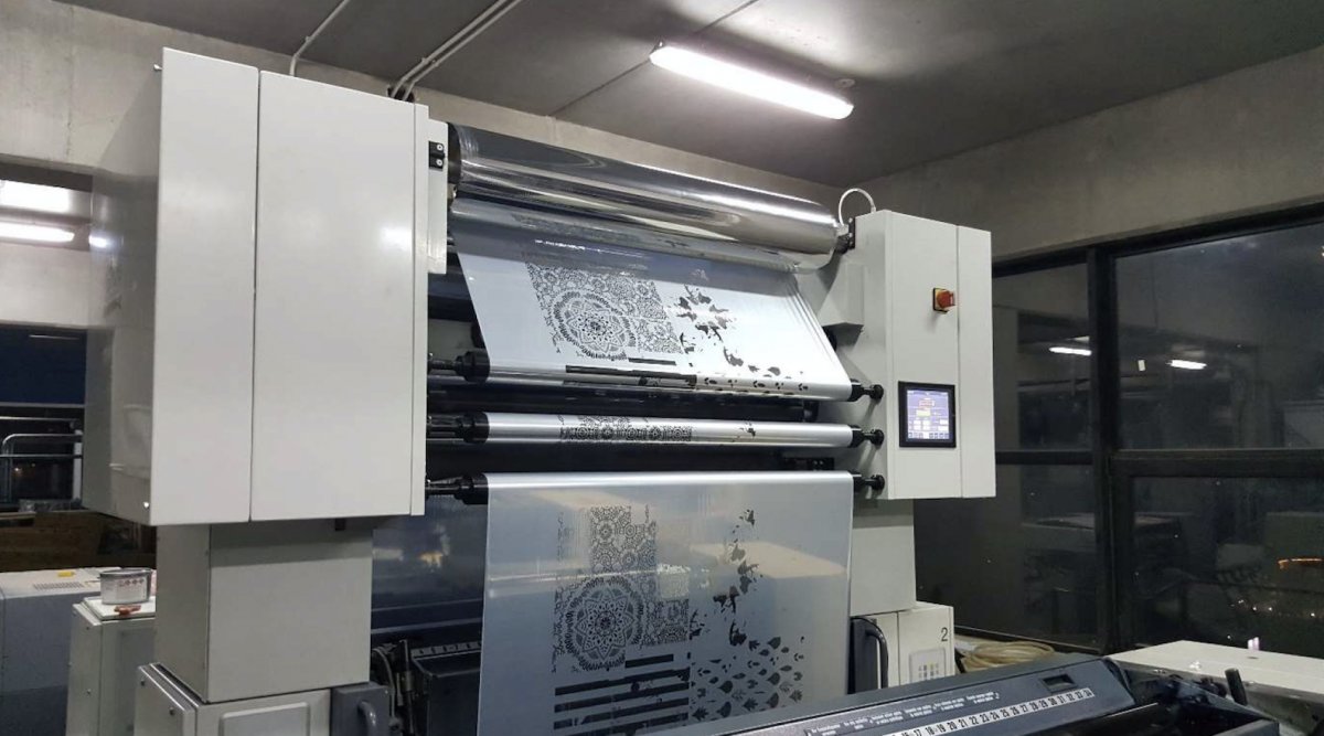 Foiltone Ltd, have enjoyed their best first quarter yet with installations already completed in the Middle East and Europe. Their cold foiling unit has been installed on a Roland 700. thepackagingportal.com/industry-news/…