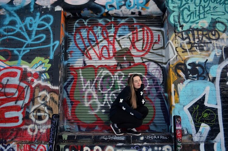 the_roribear101's tweet photo. Reppin’ dat good merch💙🖤 #merchadventures 
📷 creds: @rebeccadriedger https://t.co/Tpsax932y3
