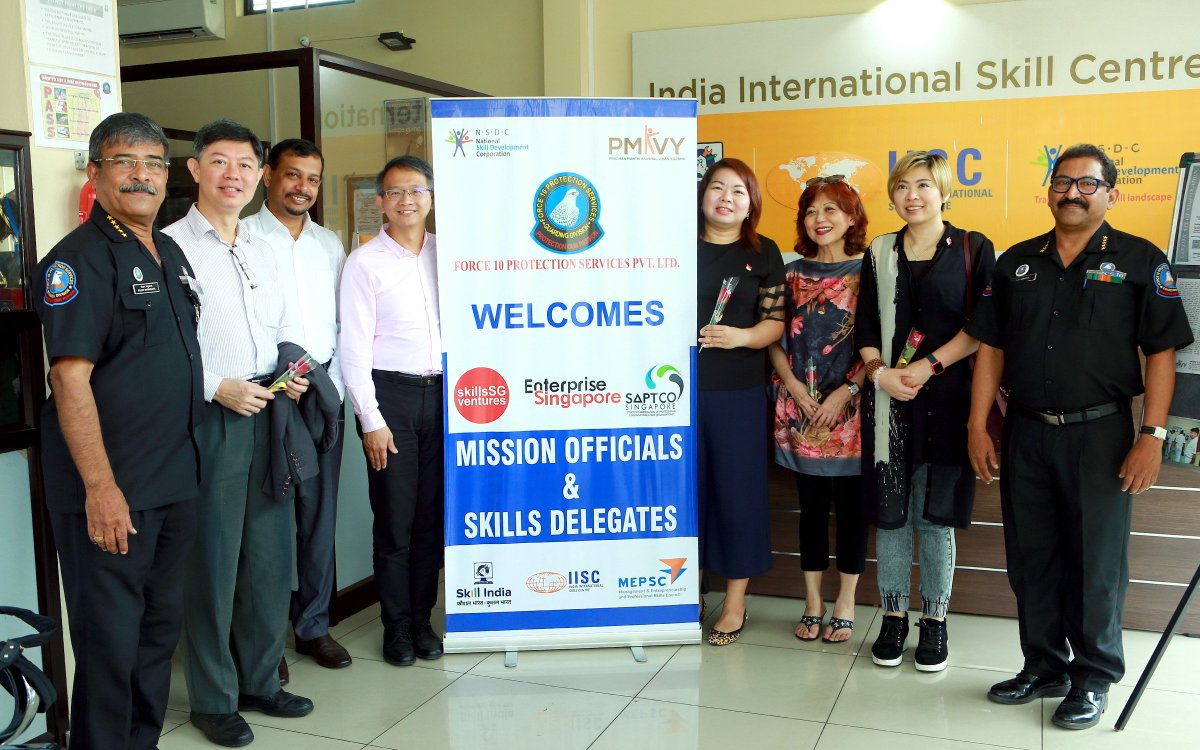 force10protect's tweet photo. Visit of singapore team https://t.co/LgV78UnrED