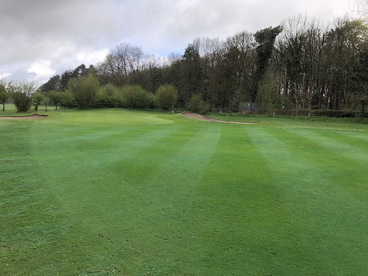 lansdowngolf's tweet photo. Aprons getting the one shot treatment today @NeilBak71205916 @indigrowuk #compassbio #humic #elevate https://t.co/2Z2jMZopm4
