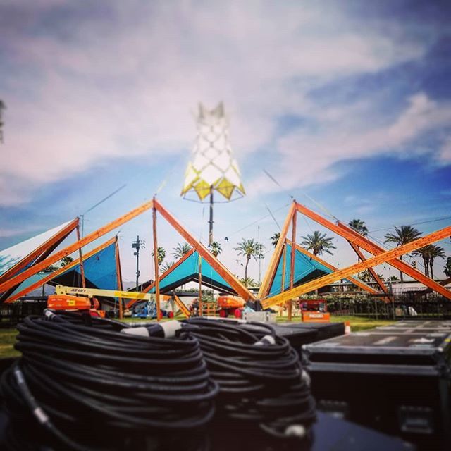 It's always a wonderful experience working for/with @thedolab ! I will see you all at @libfestival !

#coachella #coachella2018 #lib #lightninginabottle #festival #concert #lighting #cable #structure #clouds