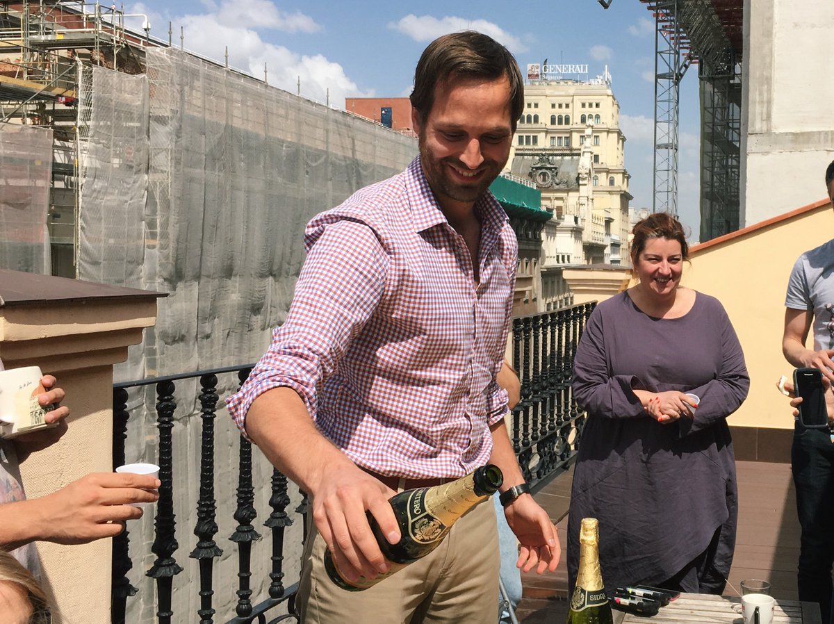 GlownetHQ's tweet photo. We are still celebrating the good news at @GlownetHQ this week! 🍾Congratulations @Siebe and all the team! https://t.co/ou111KAuRK