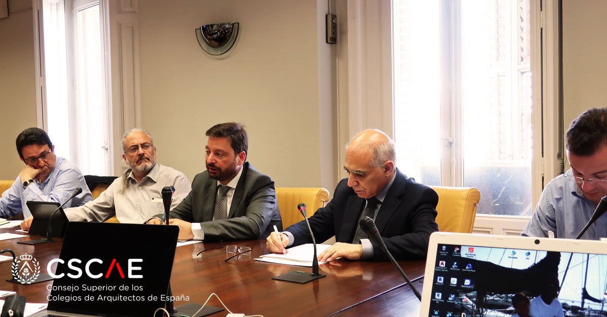 CSCAE's tweet photo. Sobre la obligatoriedad BIM en España este 2018: la implantación BIM no será universal y se realizará por ámbitos de aplicación. Desde el CSCAE reclamamos, además, que sea progresivo. 

https://t.co/0J00ZEA5Oi 

#RedesCOAs @es_bim @fomentogob @JorgeTorricoLiz @parq https://t.co/vERaKDSN18