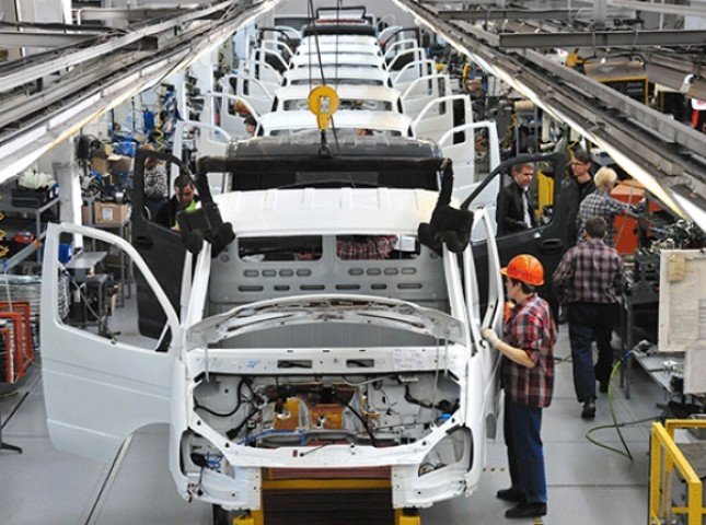 Autostat's tweet photo. Группа ГАЗ соберется в Азербайджане («Коммерсант»)
Попавшая под санкции США группа ГАЗ Олега Дерипаски подписала соглашение с «Азермашем» о создании локальной сборки автомобилей в Азербайджане мощностью до 1 тыс. машин в год. В среднесрочной перспективе, https://t.co/nqf8eIfnrP https://t.co/H746lCiLLd