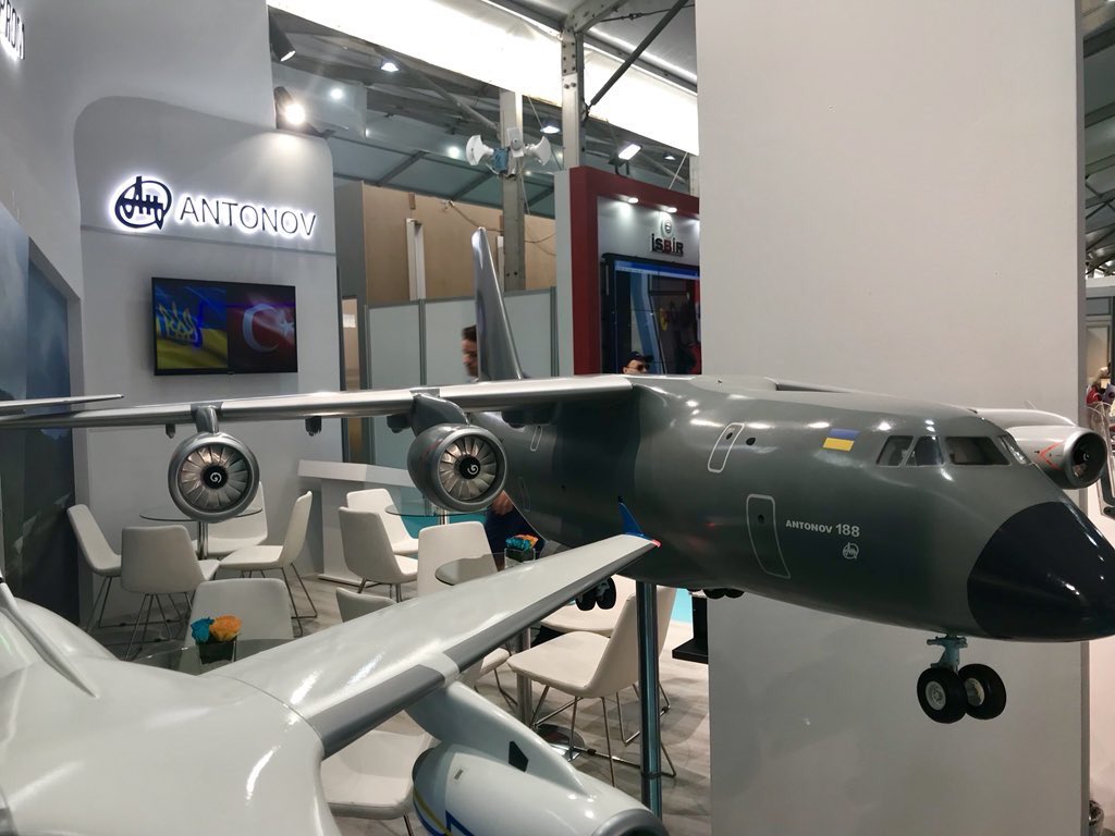 مفاوضات بين تركيا واوكرانيا من اجل انتاج مشترك لطائرة النقل العسكري Antonov An-188 الجديده  DbnRyhoWsAQPxAs