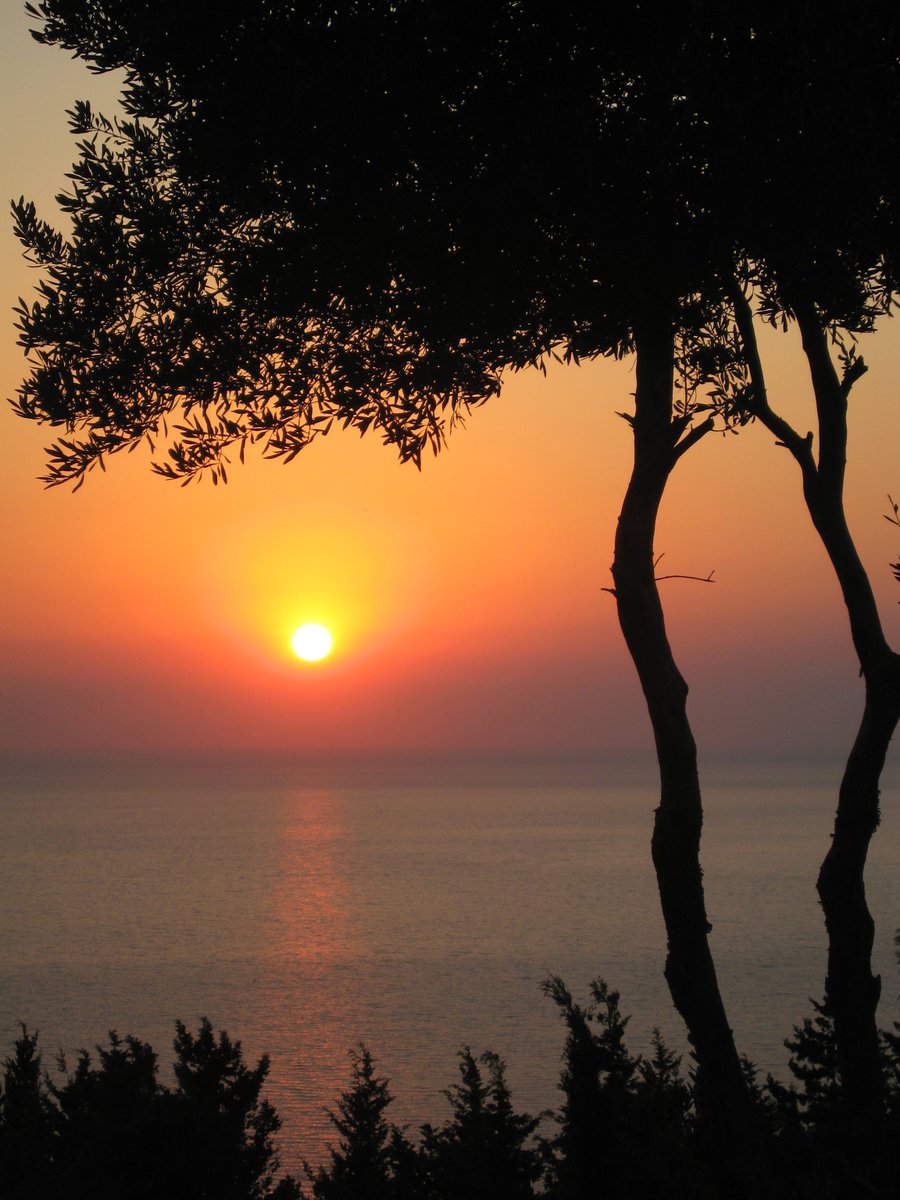 lizmrhoward's tweet photo. Fantastic sunset on Paxos #sunset #Paxos #sun #view #sunsetoversea #beautifullight #peace https://t.co/mwQWOxz0dm