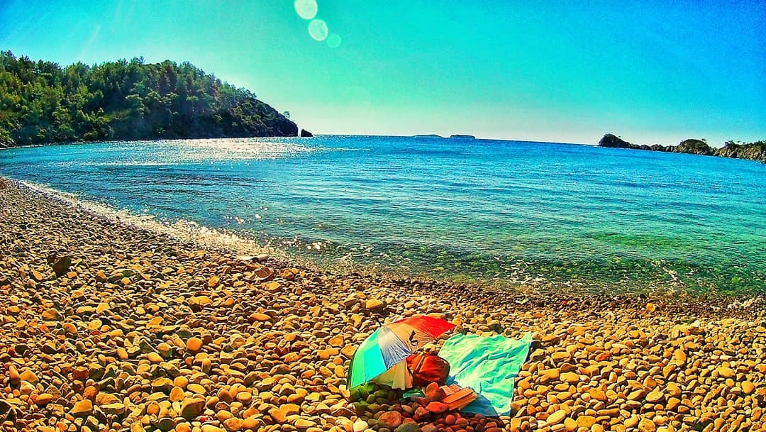 EKENGroup's tweet photo. #thephotooftheday Under the blue sky, the lake is so blue, so crystal clear. #Turkey #Antalya  💕 

Credit: @srdrtnrvrd 

Get your #EKENH9R on Amazon US 🧐
Check out: https://t.co/OHJpoXwLYX https://t.co/lQsoFd9UtL