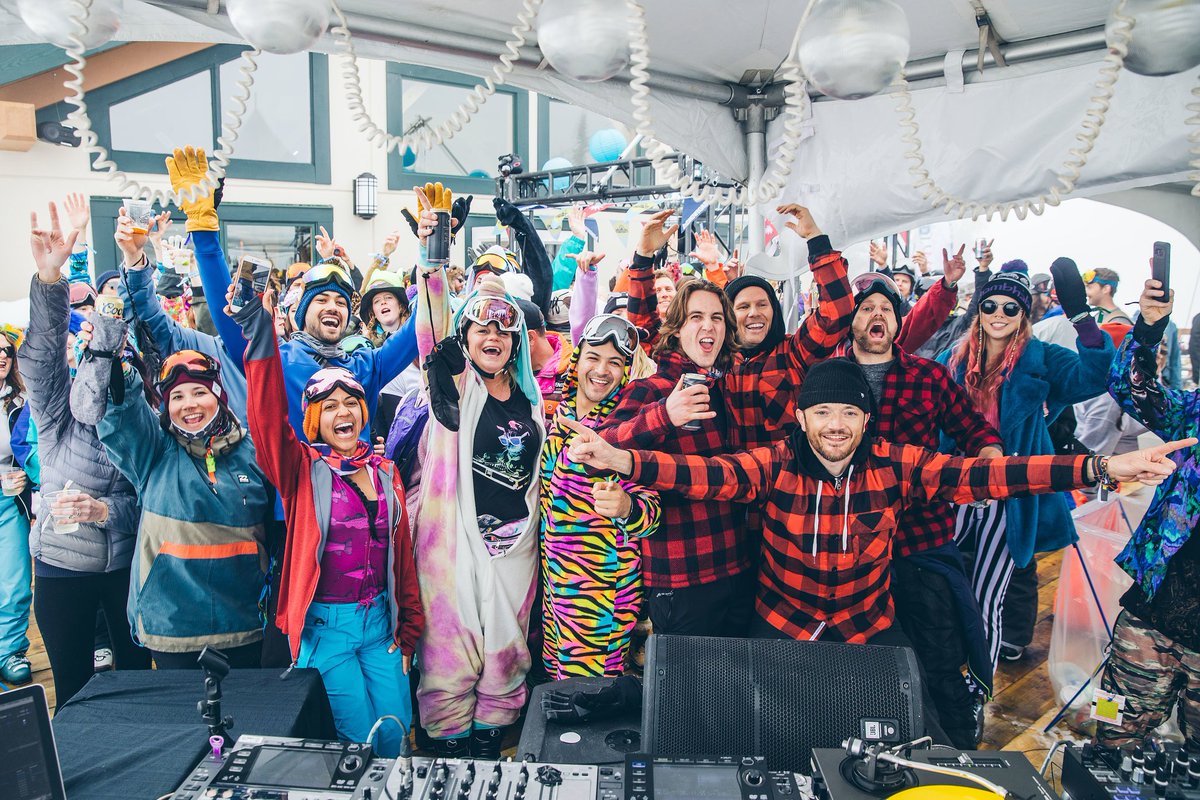 We need a little <a href="/SmalltownDjs/">Smalltown DJs</a> nostalgia to get us through hump day! The Sundance Terrace was going off...