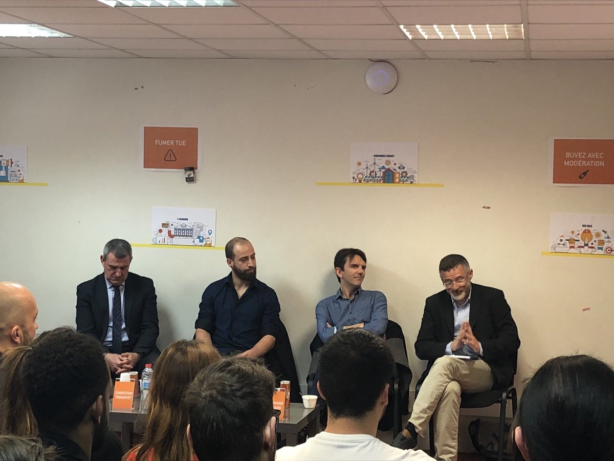 esupcomParis's tweet photo. Les stupéfiants : quels trafics, sur quelles toiles ? Ils nous répondent ! Nos intervenants ➡️ Christian Tremoyet, Maxime Chadirac, Nicolas Bonnet et Stéphane Bribard ! #COMAD2018 #ESUPCOMCOMAD https://t.co/JBC1E58mY4