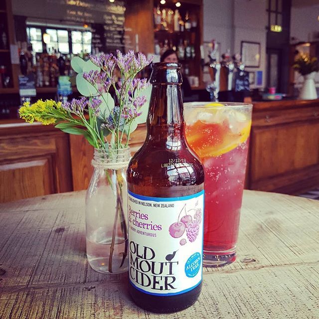 theknowlepub's tweet photo. You asked, we listened. We now have #nonalcoholic cider! From the lovely people at @oldmoutcideruk
Lovely cherries and berries and at 0% you can't go wrong!
#notjustapub #theknowle #local #cider #cherries #berries #oldmoutcider #bristol #pub https://t.co/QKmumGlB67 https://t.co/Wod75YhryG