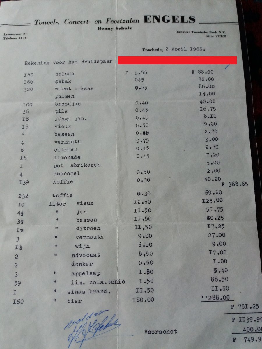 Tukkerr's tweet image. Wat kostte een trouwfeest in 1966? Kijk zelf maar, in #guldens dus!
De #rekening van mijn ouders trouwfeest. Als je de prijzen nu ziet, schieten de tranen je in de ogen #trouwen #betaalbaar