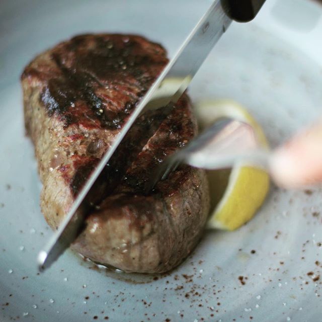 MacelleriaBondi's tweet photo. That moment just before you cut into the perfect steak. 👌🏻💯🥩🔪#butcherwhocooks #macelleria #foodforlife #foodism #bbq #butcher #bondicafe #bondieats #Bondi #bondilocal #bondilife #bondibeach #cookat #cleaneating #daily #dinner #delicious #keto #life #love #paleo #picofthe… https://t.co/s244hoHQmG