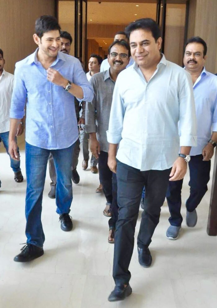 Dbnd73EW0AInRM5.jpg:large