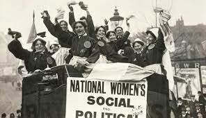 1williamn's tweet photo. la Unión Social y Política de las Mujeres(sufragismo), sus acciones fueron desde mandar cartas bomba, quemar y volar edificios, destruir y cortar lineas telefonicas Un médico fue atacado con un látigo y Mary Leigh lanzó un hacha al primer ministro Herbert Henry Asquith. https://t.co/yjYeLMnNV8