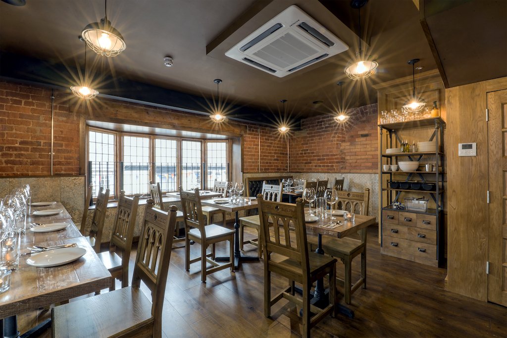 Evunarestaurant's tweet photo. Our beautiful upstairs area in #knutsford is available for exclusive hire....
We can cater for all your special occasions and corporate events.
Call us on 01565 634777 or email at natalia@evuna.com to enquire.
#evunaevents #knutsfordevuna #spanishwines #tapas https://t.co/iMgmDQHwHC